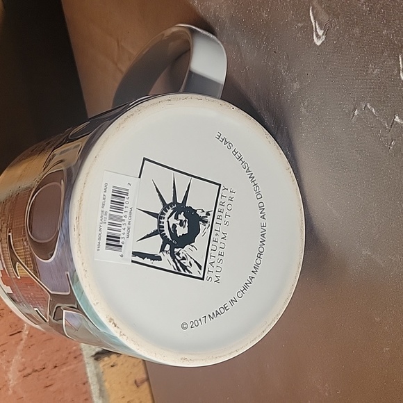 New York Statue of Liberty Souvenir Cup Mug - Picture 6 of 6